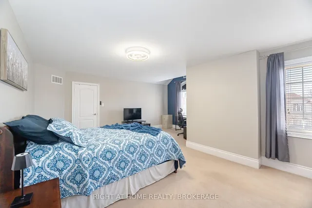 Additional image 25 of 105 Royal West Dr