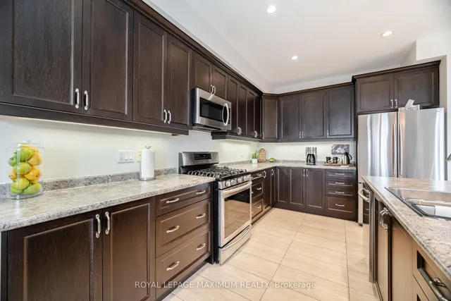 Additional image 21 of 134 Hazelton Ave