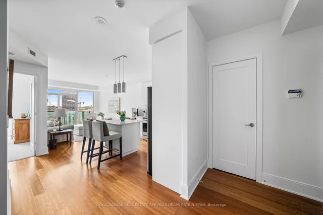 Additional image 19 of 25 Broadway Ave Unit 801