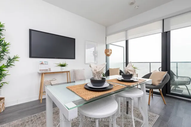 Additional image 7 of 185 Roehampton Ave Unit 2805