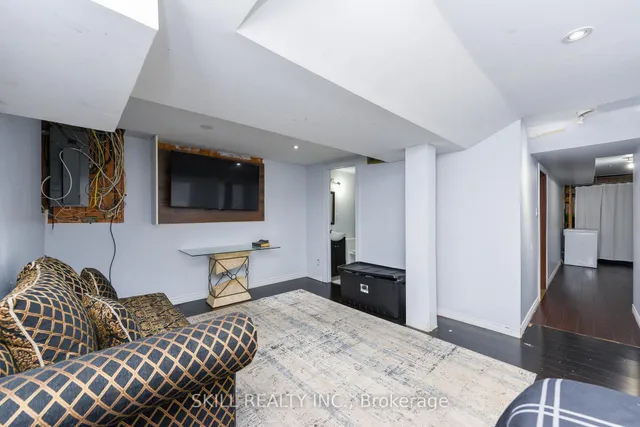 Additional image 33 of 7500 Goreway Dr Unit 92