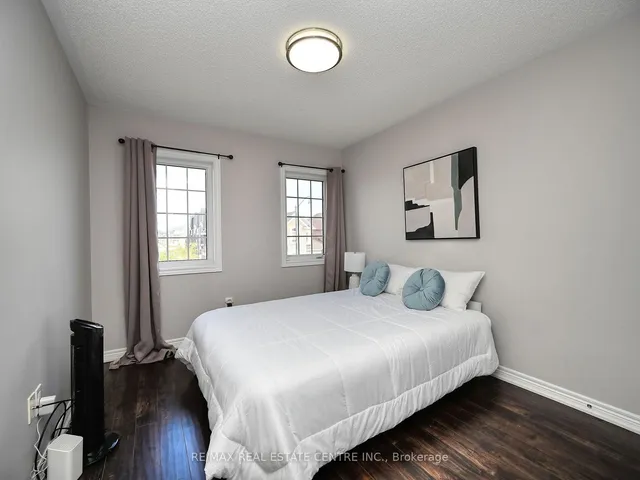 Additional image 44 of 53 Dufay Rd