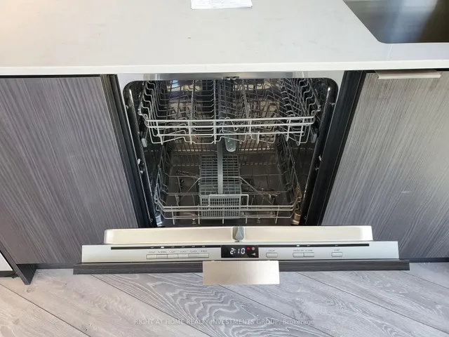 Additional image 11 of 159 Wellesley St Unit 2603