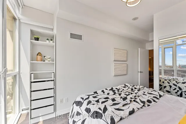 Additional image 33 of 2055 Danforth Ave Unit 301