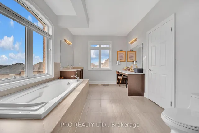 Additional image 28 of 20 Astrantia Way