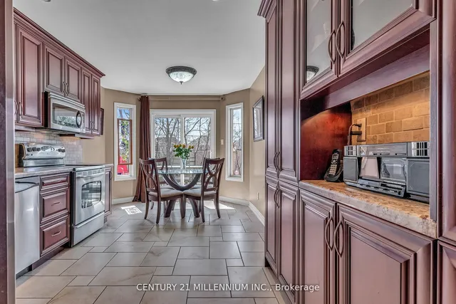 Additional image 13 of 82 Candy Cres