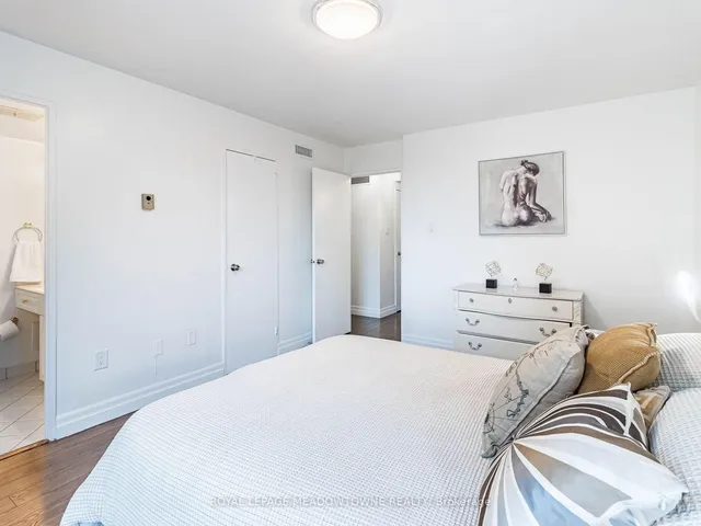 Additional image 24 of 61 Richview Rd Unit 406