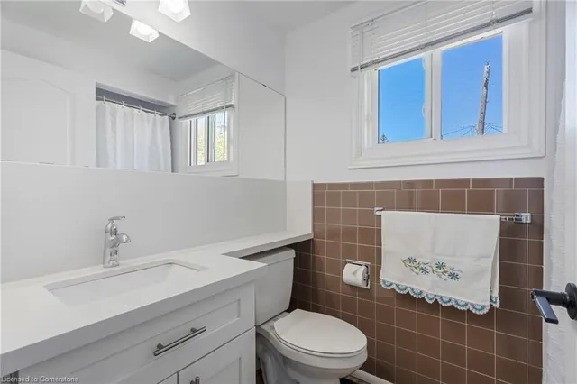 Additional image 18 of 879 Upper Sherman Ave