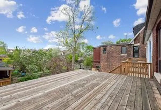 Additional image 24 of 38 Fernbank Ave