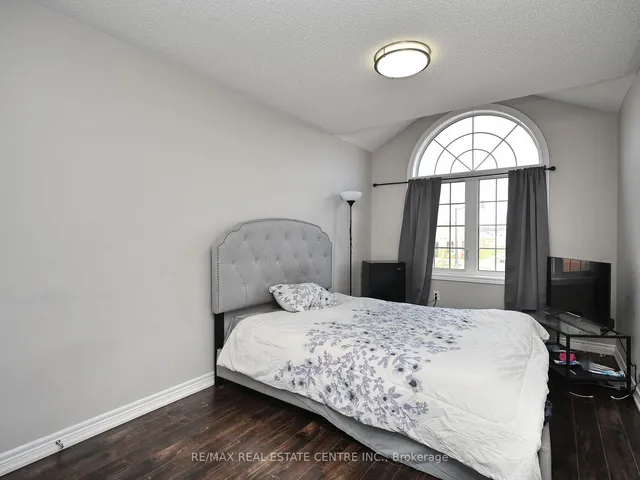 Additional image 41 of 53 Dufay Rd