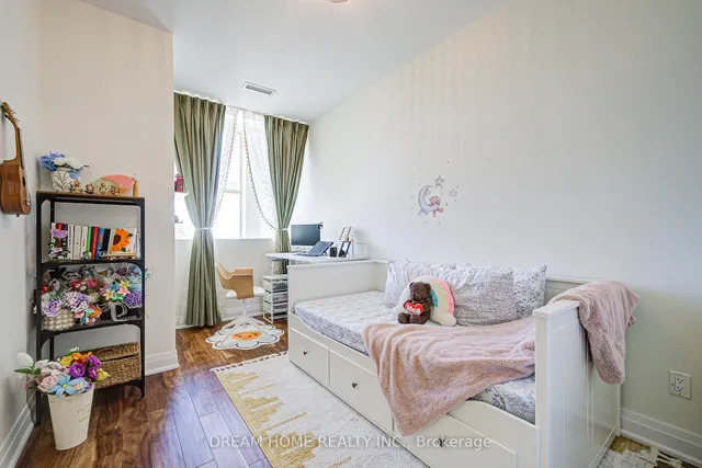 Additional image 28 of 1 Town Centre Crt