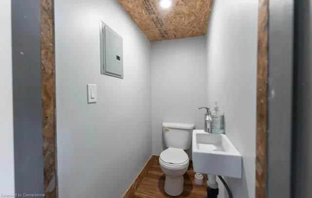 Additional image 37 of 14 Yorkdale Cres