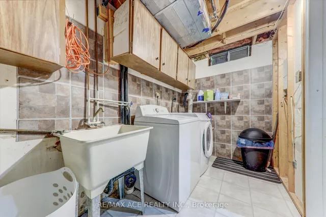 Additional image 34 of 17 Plumrose Blvd