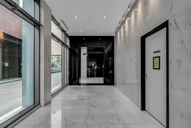 Additional image 3 of 39 Brant St Unit 309