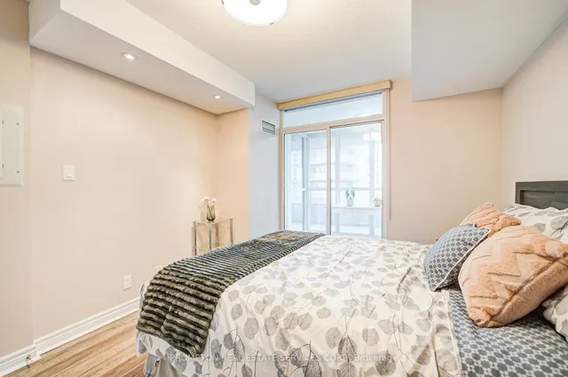 Additional image 16 of 23 Hollywood Ave Unit 2511