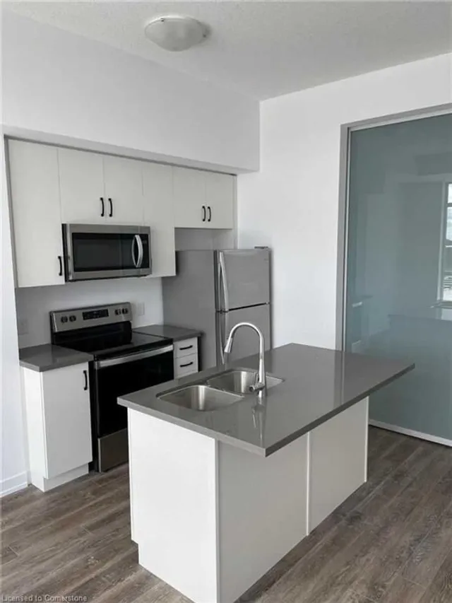 Additional image 13 of 450 Dundas St Unit 520