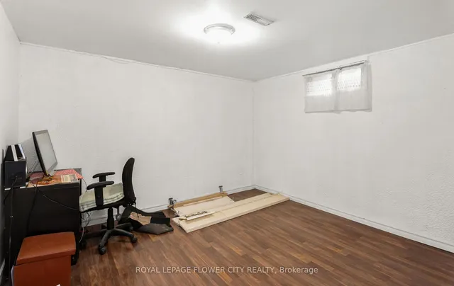 Additional image 25 of 67 Sutherland Ave