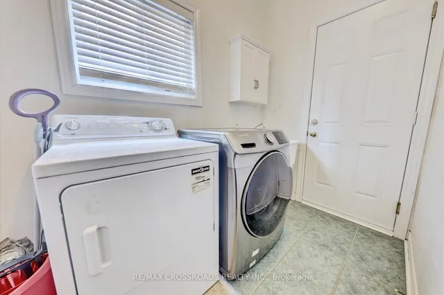 Additional image 35 of 37 Denim Dr