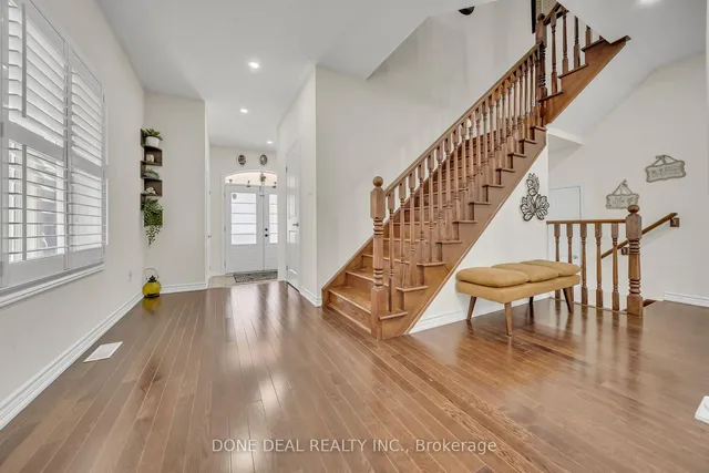 Additional image 7 of 10 Lola Cres