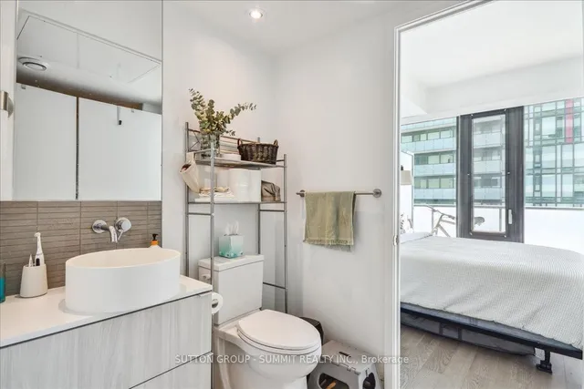 Additional image 44 of 161 Roehampton Ave Unit 1010