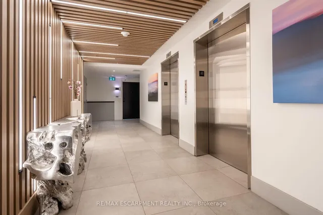 Additional image 34 of 600 North Service Rd Unit 613