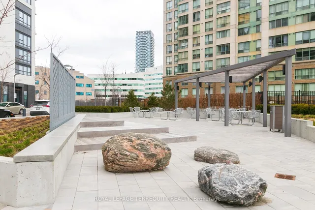 Additional image 32 of 30 Samuel Wood Way Unit 1911