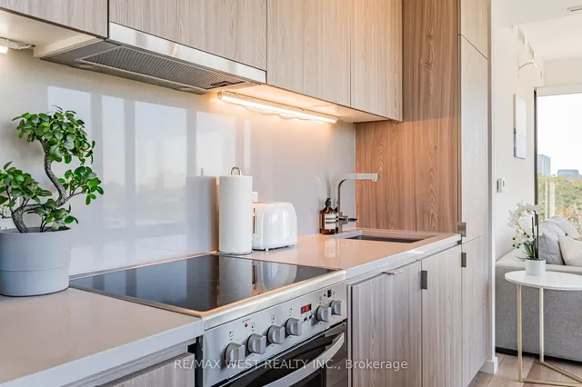 Additional image 9 of 7 Smith Cres Unit 524