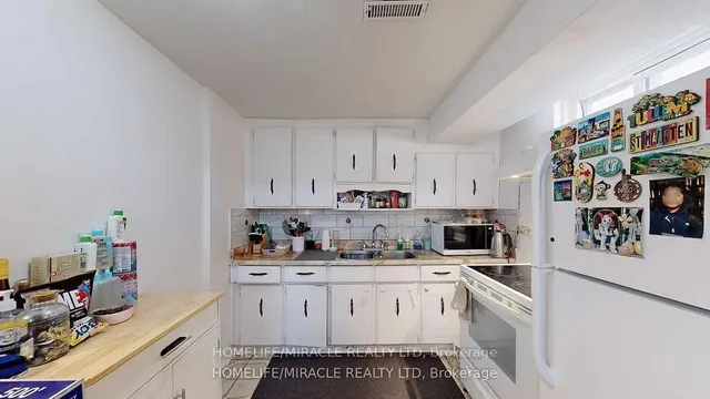 Additional image 34 of 7433 Sigsbee Dr