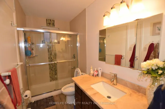 Additional image 24 of 35 Geneva Cres