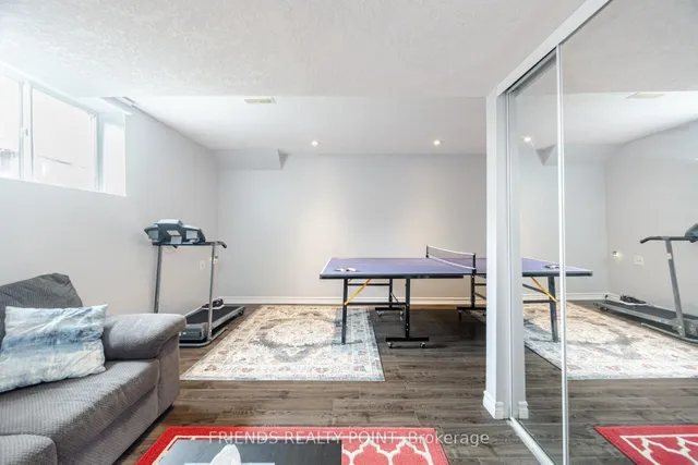 Additional image 41 of 37 Charleswood Cres