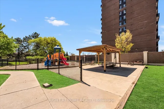 Additional image 35 of 4 Lisa St Unit 412