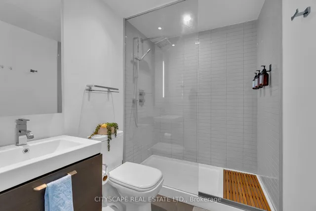 Additional image 30 of 629 King St Unit 1304