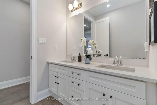 Additional image 42 of 1437 Lakeport Cres