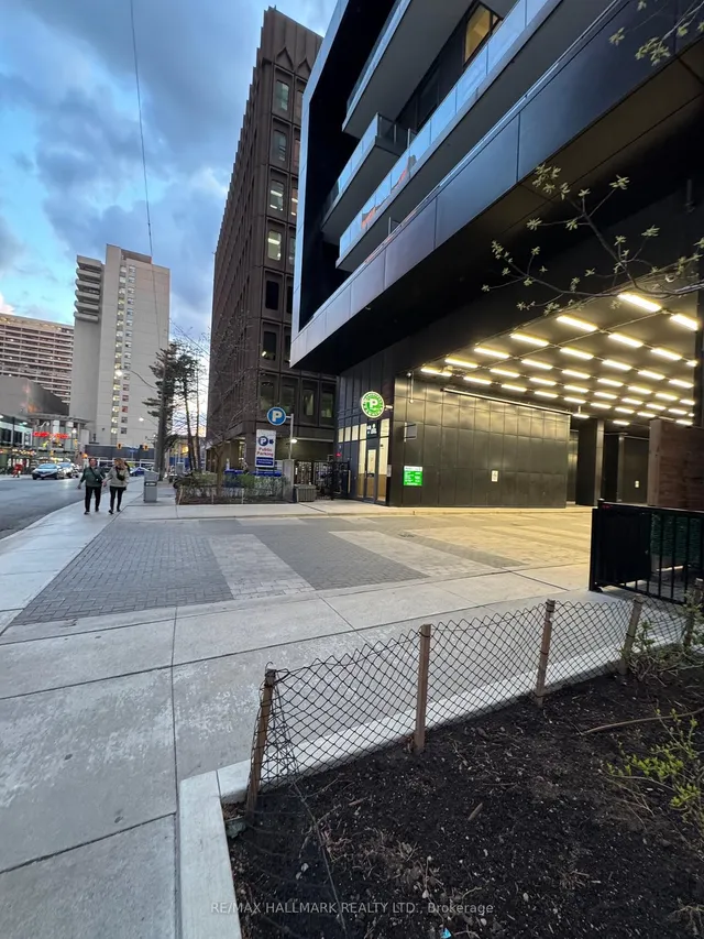 Additional image 21 of 30 Roehampton Ave Unit 418