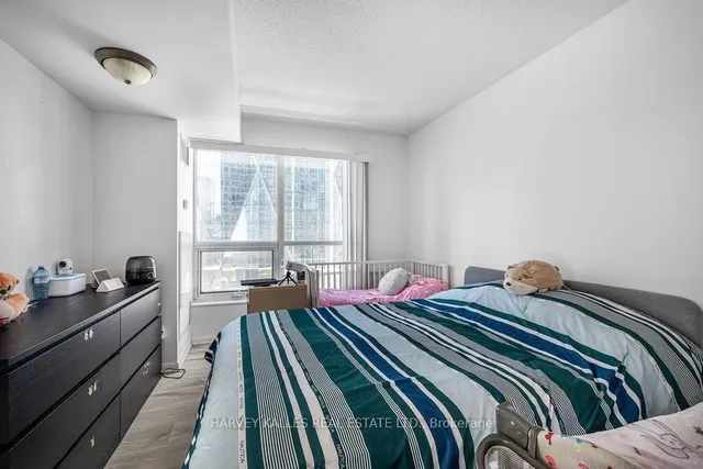 Additional image 5 of 18 Yonge St Unit 2012