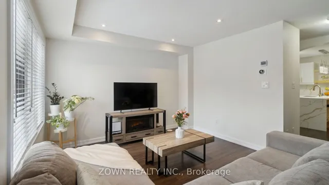 Additional image 6 of 8 Francesco St