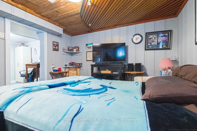 Additional image 28 of 773 Queensdale Ave