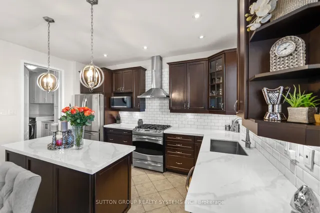 Additional image 16 of 925 Dice Way