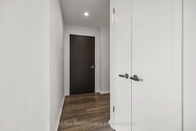 Additional image 8 of 197 Yonge St Unit 4301