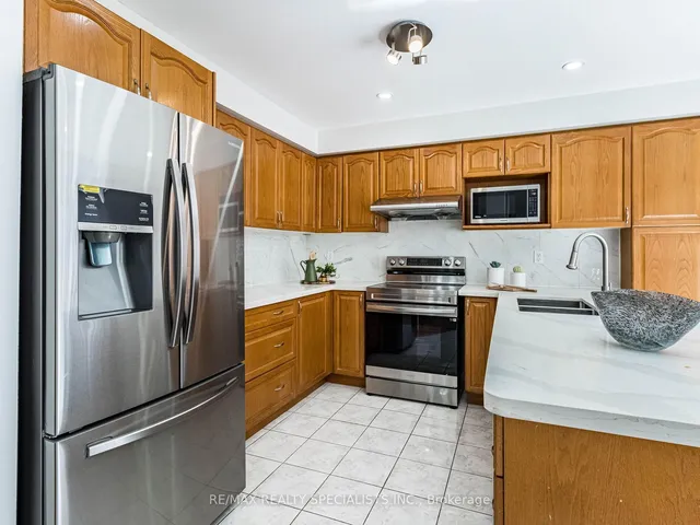 Additional image 22 of 10 Chestermere Cres