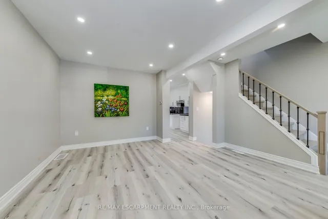 Additional image 8 of 176 Garside Ave