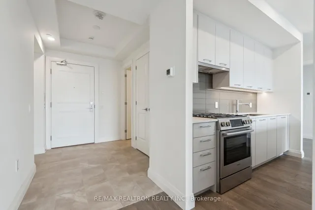 Additional image 12 of 285 Avenue Rd Unit 601