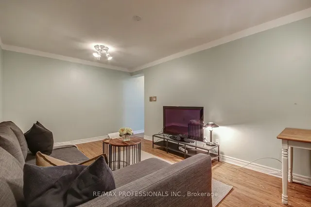 Additional image 32 of 150 Carsbrooke Rd Unit 8