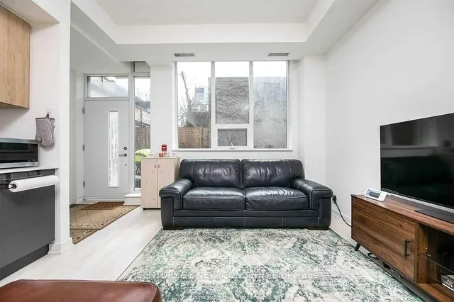 Additional image 40 of 120 Parliament St Unit TH101