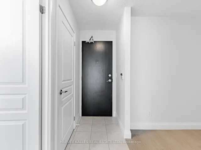 Additional image 4 of 18 Yonge St Unit 3013