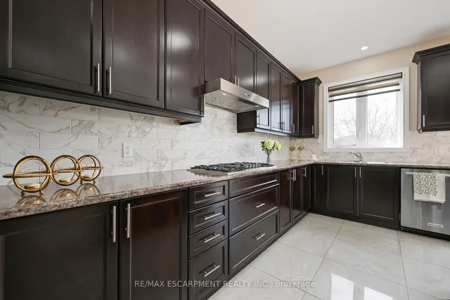 Additional image 11 of 71 Chaumont Dr