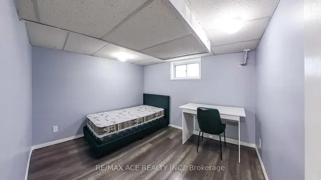 Additional image 24 of 114 Royal Ave