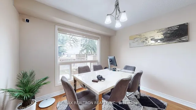 Additional image 9 of 68 Heathcliffe Sq