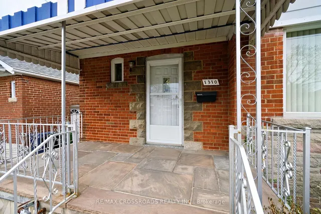 Additional image 5 of 1310 Victoria Park Ave