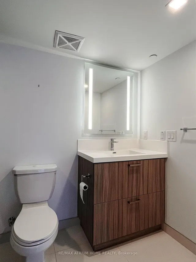 Additional image 13 of 50 Mccaul St Unit 816